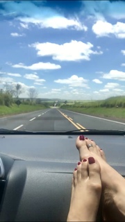 Alaine Crissiê feet photo thumbnail