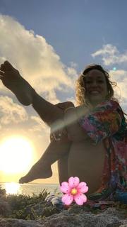 Kino MacGregor feet photo thumbnail