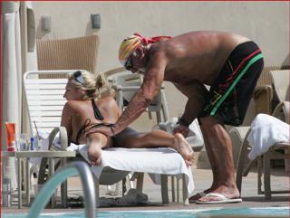 Brooke Hogan feet photo thumbnail