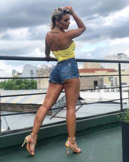 Sol Pérez feet photo thumbnail