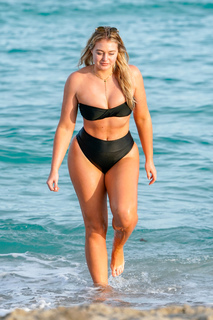 Iskra Lawrence feet photo thumbnail
