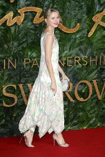 Naomi Watts feet photo thumbnail