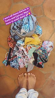 Kino MacGregor feet photo thumbnail
