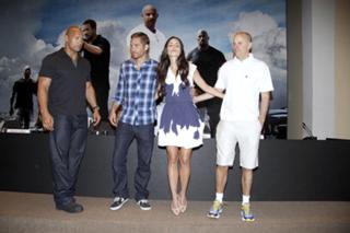 Jordana Brewster feet photo thumbnail