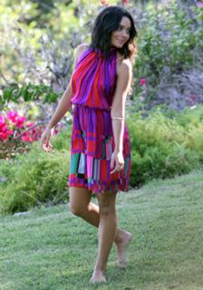 Vanessa Hudgens feet photo thumbnail