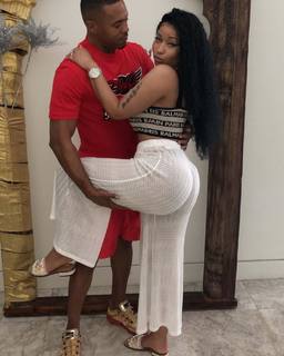Nicki Minaj feet photo thumbnail