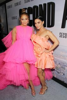 Vanessa Hudgens feet photo thumbnail