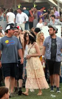 Katy Perry feet photo thumbnail