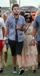 Katy Perry feet photo thumbnail