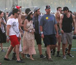 Katy Perry feet photo thumbnail
