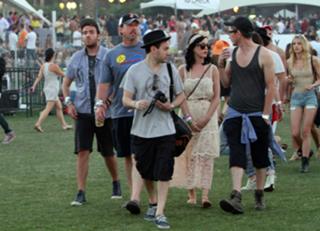 Katy Perry feet photo thumbnail