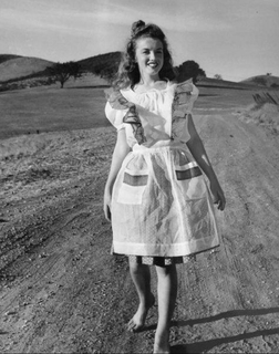 Marilyn Monroe feet photo thumbnail
