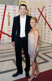 Hayden Panettiere feet photo thumbnail