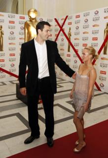 Hayden Panettiere feet photo thumbnail