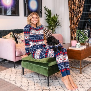 Ashley James feet photo thumbnail