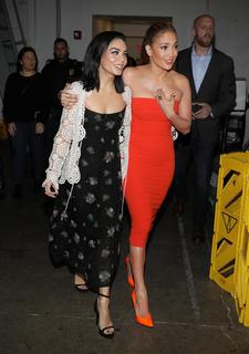 Vanessa Hudgens feet photo thumbnail