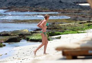 Cameron Diaz feet photo thumbnail