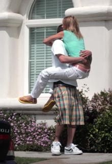 Cameron Diaz feet photo thumbnail