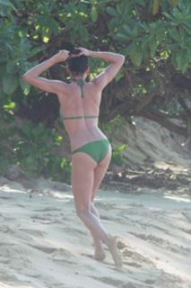 Cameron Diaz feet photo thumbnail