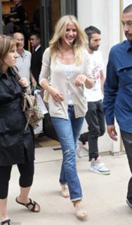 Cameron Diaz feet photo thumbnail
