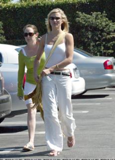 Cameron Diaz feet photo thumbnail