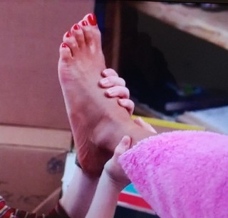 Tyra Banks feet photo thumbnail