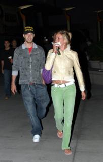 Cameron Diaz feet photo thumbnail