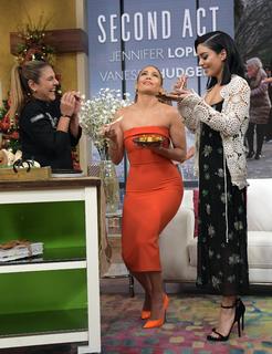 Vanessa Hudgens feet photo thumbnail
