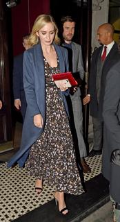 Emily Blunt feet photo thumbnail