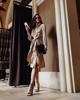 Shay Mitchell feet photo thumbnail
