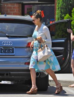 Jessica Alba feet photo thumbnail