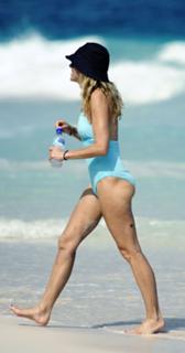 Naomi Watts feet photo thumbnail
