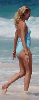Naomi Watts feet photo thumbnail
