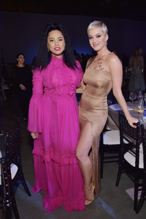 Katy Perry feet photo thumbnail