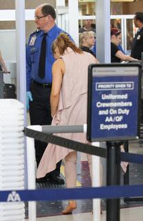 Fergie feet photo thumbnail