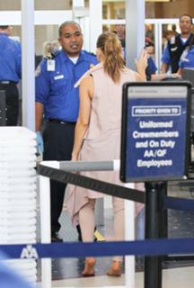 Fergie feet photo thumbnail