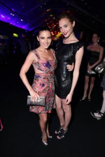 Gal Gadot feet photo thumbnail