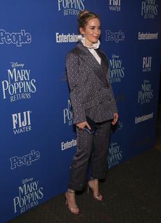 Emily Blunt feet photo thumbnail