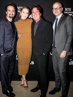Emily Blunt feet photo thumbnail