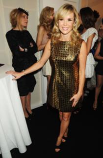 Amanda Holden feet photo thumbnail