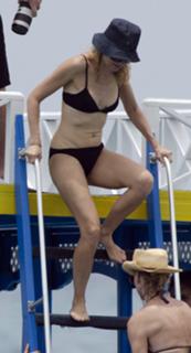Naomi Watts feet photo thumbnail