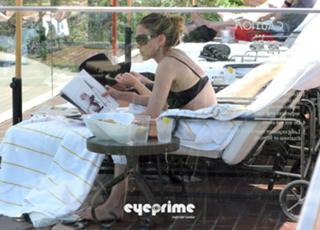 Sarah Jessica Parker feet photo thumbnail