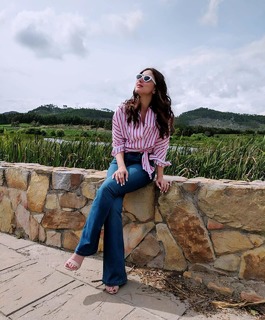 Kareena Kapoor feet photo thumbnail