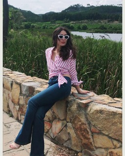 Kareena Kapoor feet photo thumbnail