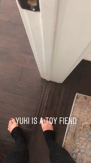 Katrina Bowden feet photo thumbnail