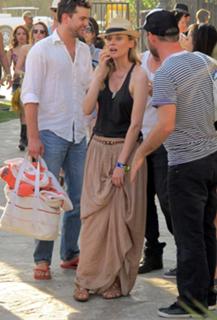 Diane Kruger feet photo thumbnail