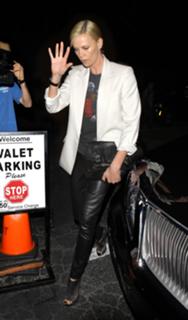 Charlize Theron feet photo thumbnail