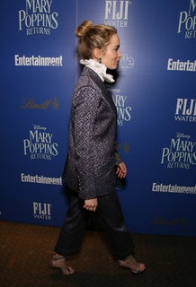 Emily Blunt feet photo thumbnail