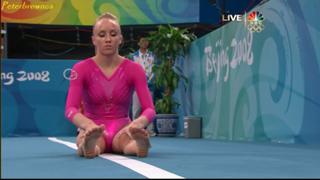 Nastia Liukin feet photo thumbnail