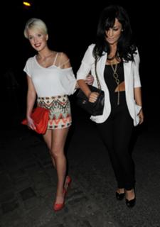 Helen Flanagan feet photo thumbnail